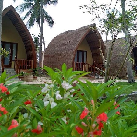 Karimun Lumbung Hotel Karimunjawa Exterior foto