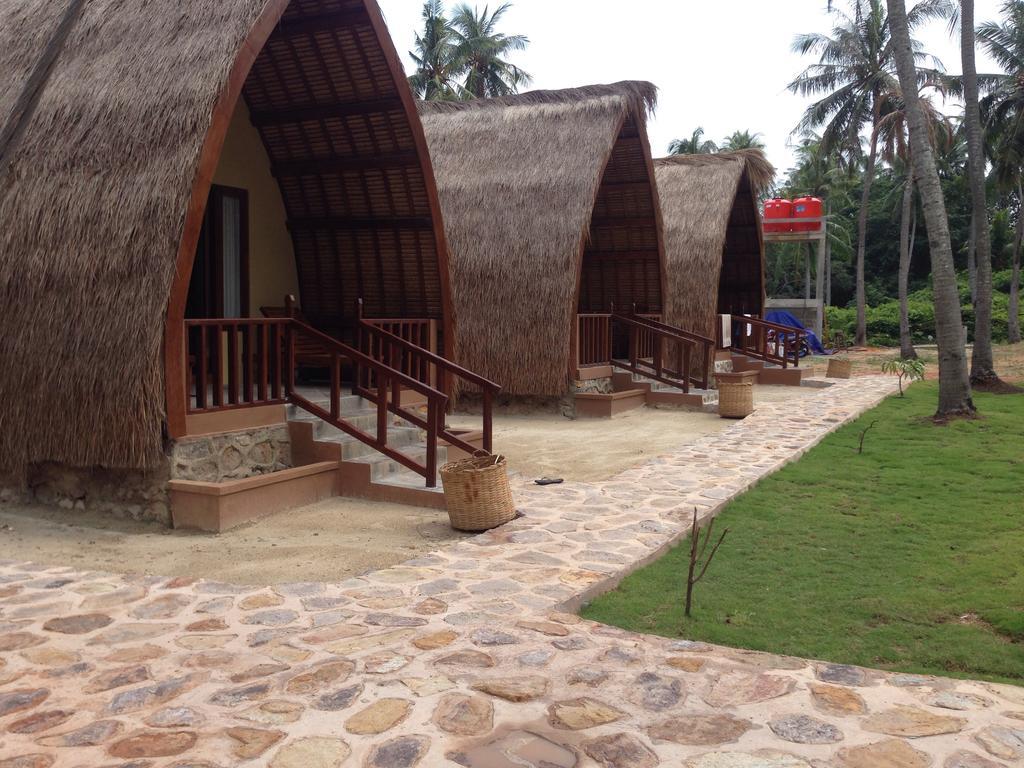 Karimun Lumbung Hotel Karimunjawa Exterior foto
