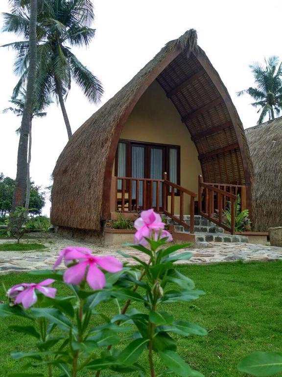 Karimun Lumbung Hotel Karimunjawa Exterior foto